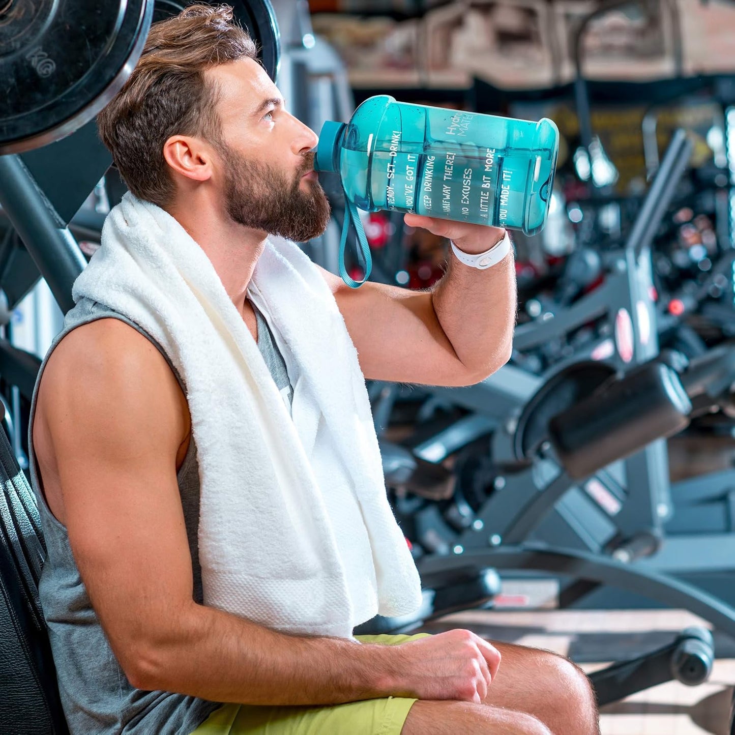 Hydromate Half Gallon Water Bottle with Times to Drink BPA Free Leak Proof Reusable Jug with Handle 64 Oz