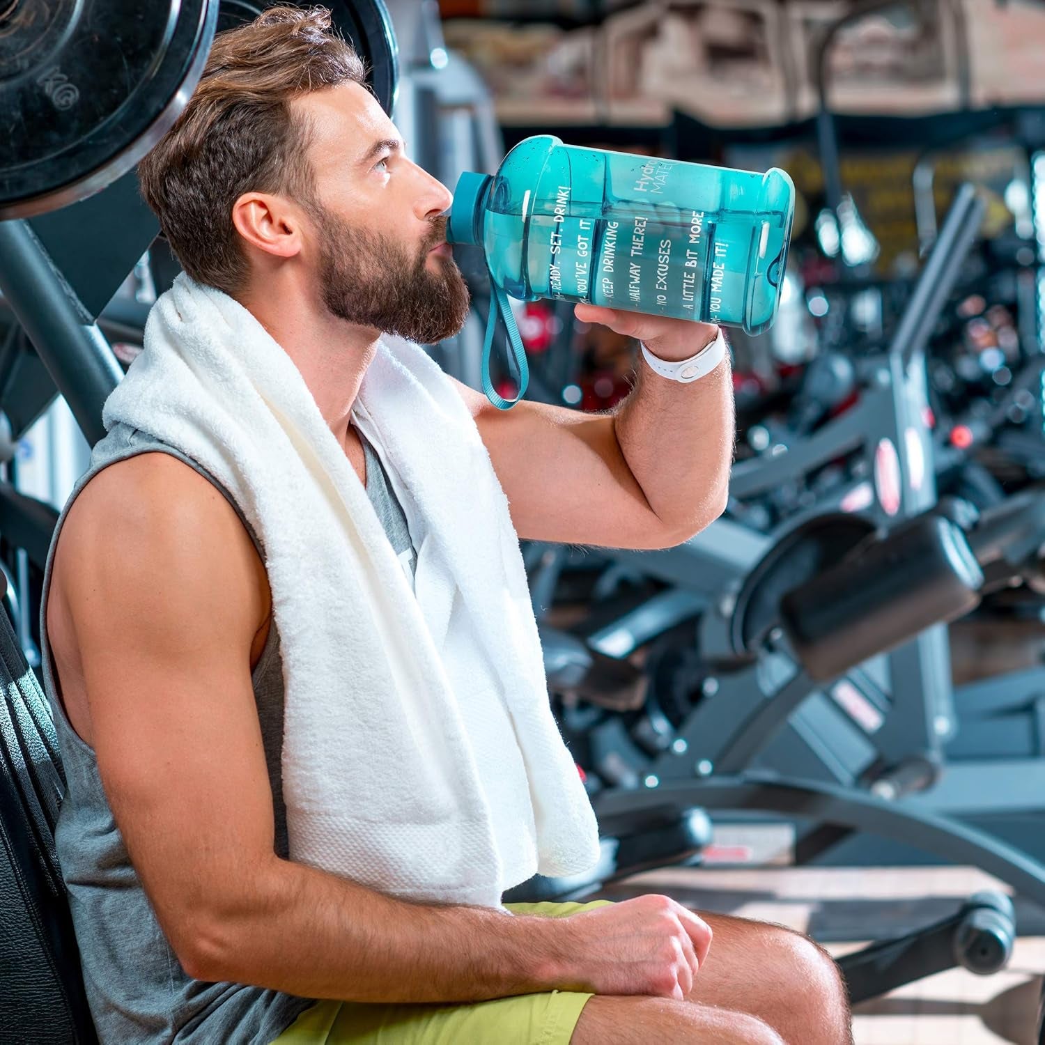 Hydromate Half Gallon Water Bottle with Times to Drink BPA Free Leak Proof Reusable Jug with Handle 64 Oz